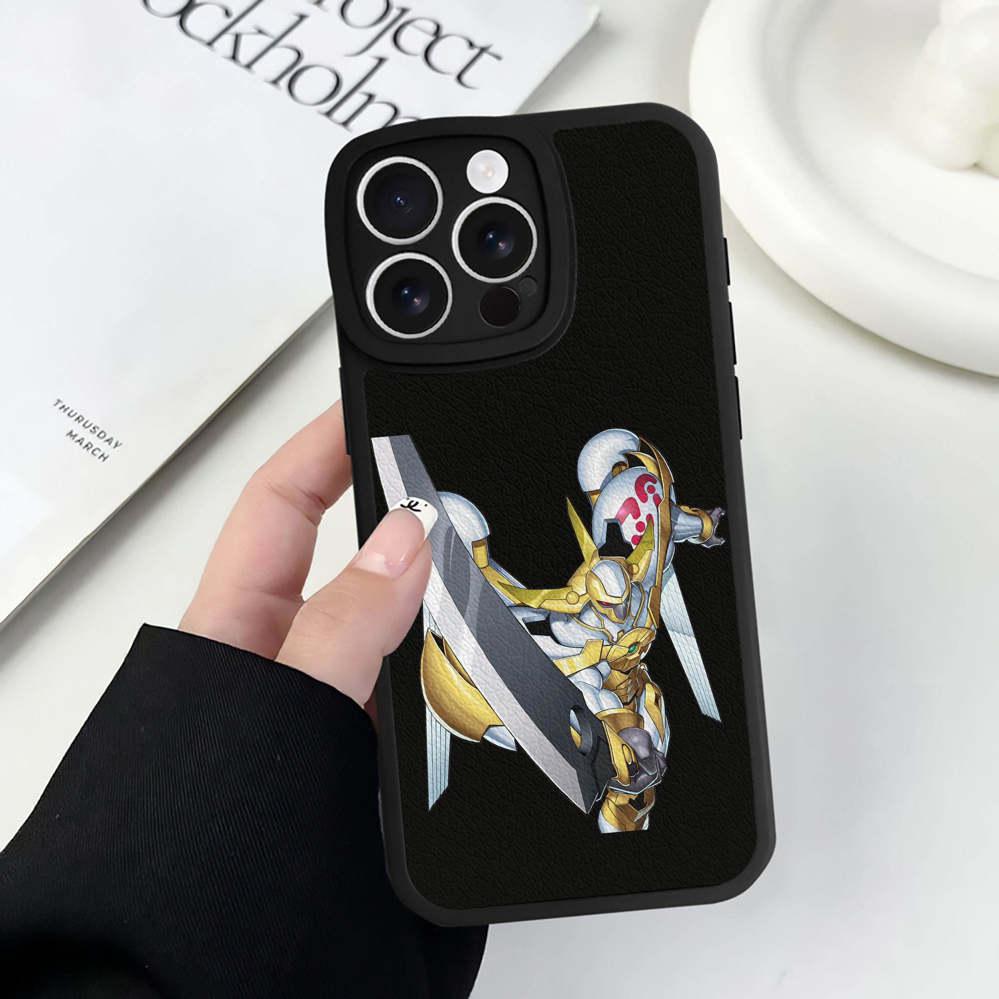 （画像用） 遊☆戯☆王 Yu-Gi-Oh! 【iPhone 16シリーズ対応】シリコンスマホケース（レザー調） 材質：シリコン